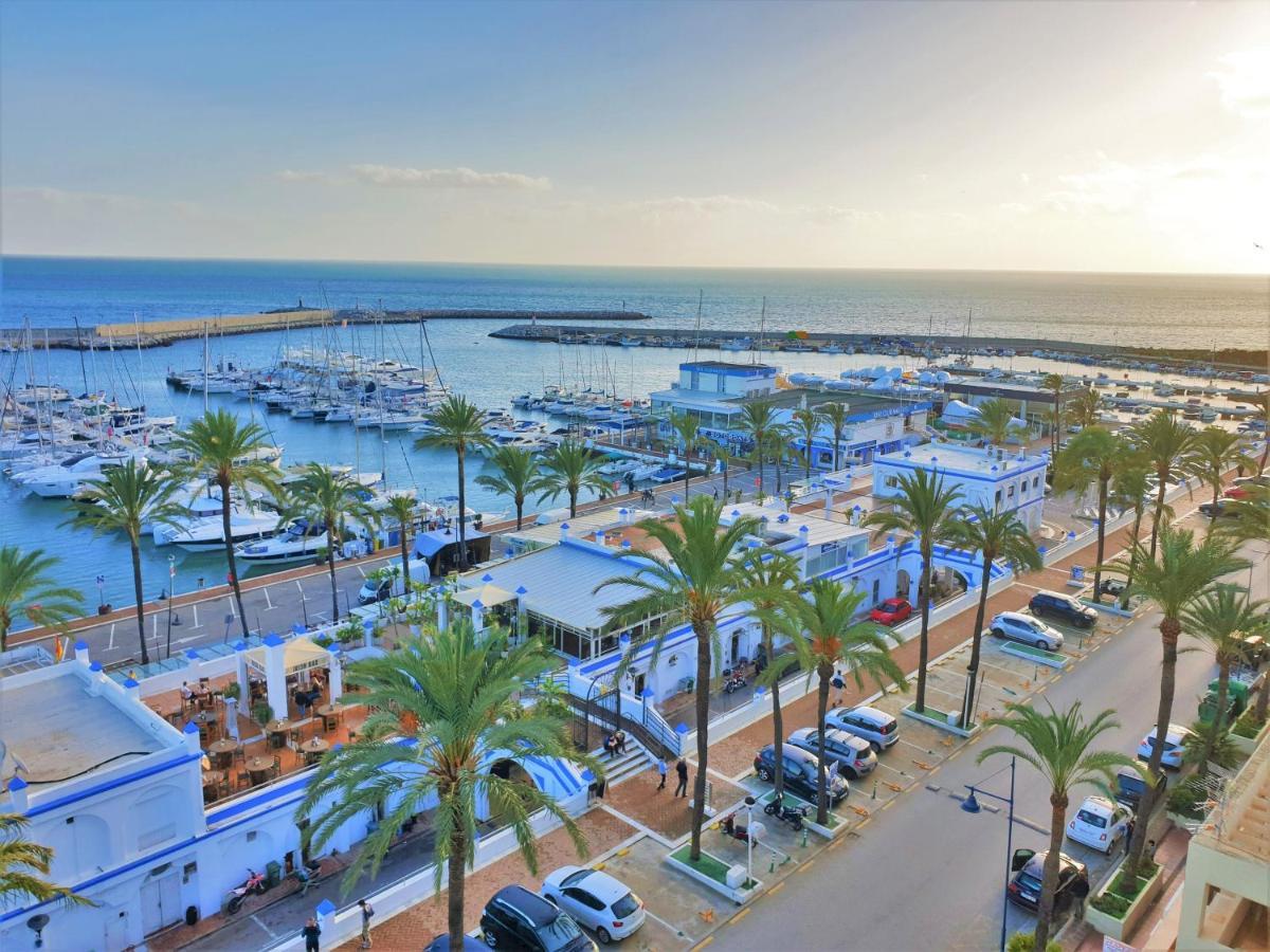 Fabulous In Front Of Sea & Marina With Incredible Views Lägenhet *